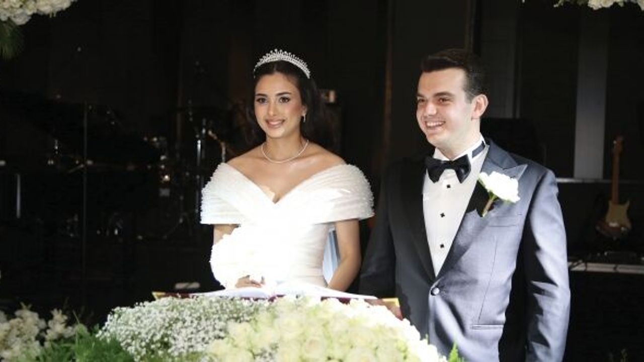 GÖRKEMLİ BİR DÜĞÜNLE MUTLULUĞA “EVET”