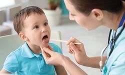 “Geniz eti ve bademcik hastalıkları işitme kaybına yol açabilir”