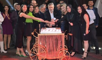 Etkin Koleji Öğretmenler Günü'nü  Unutulmaz Bir Etkinlikle Kutladı