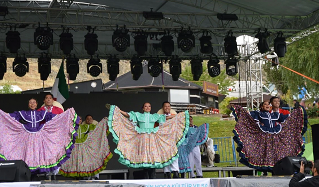 Eskişehir'de Festival Coşkusu: Dopdolu Etkinlikler Sizi Bekliyor