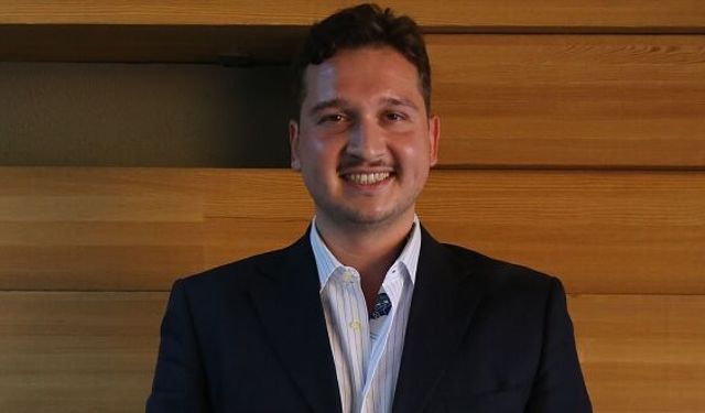 Bağımsız Küratör "DEHA ÇUN"