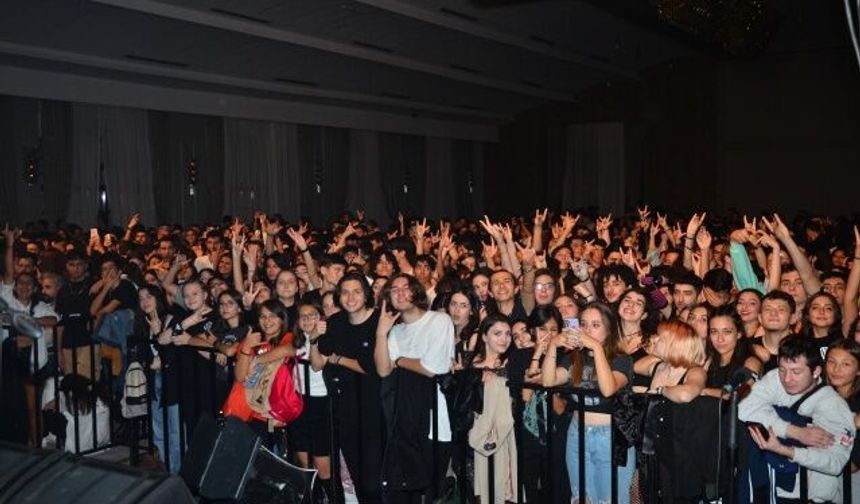 MANGA, GENÇ HAYRANLARINI COŞTURDU